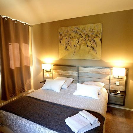 L'Oustaou Bed and Breakfast Chateau-Arnoux-Saint-Auban Exteriör bild