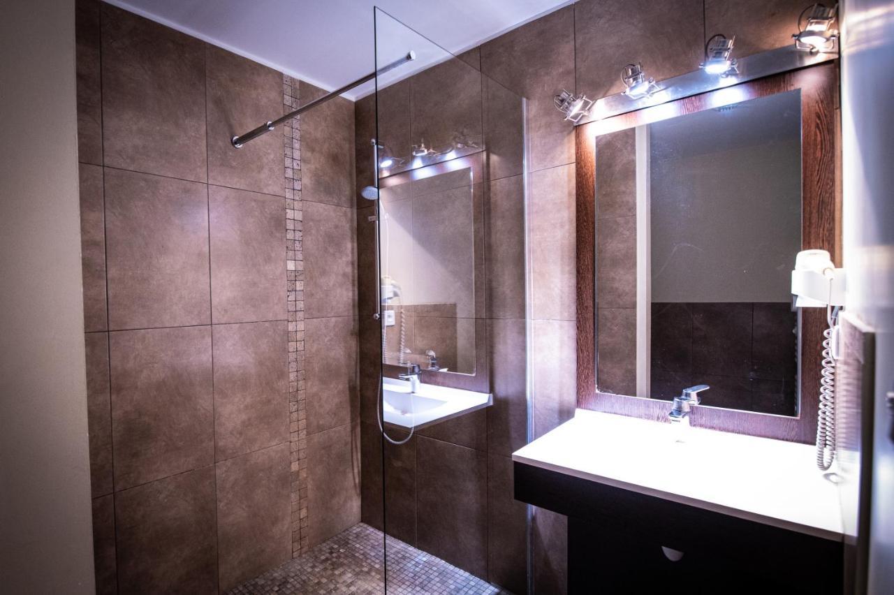 L'Oustaou Bed and Breakfast Chateau-Arnoux-Saint-Auban Exteriör bild